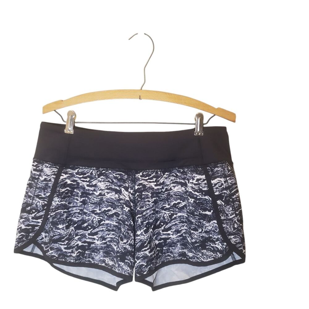 Lululemon Womens Run Times Shorts in Nami Wave Size 8 Gorpcore Workout